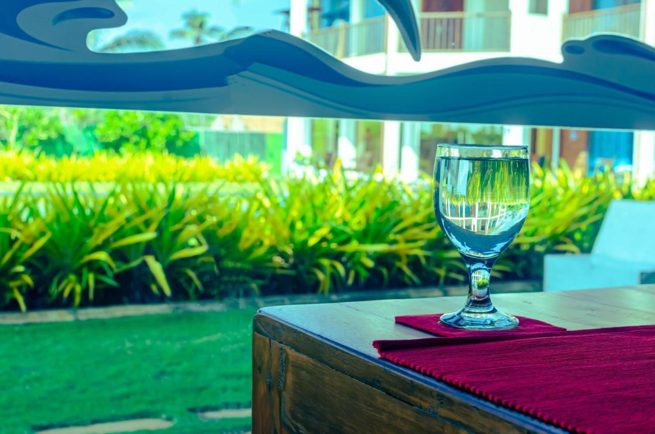 Calypso Sunset Hotel Iranawila Buitenkant foto