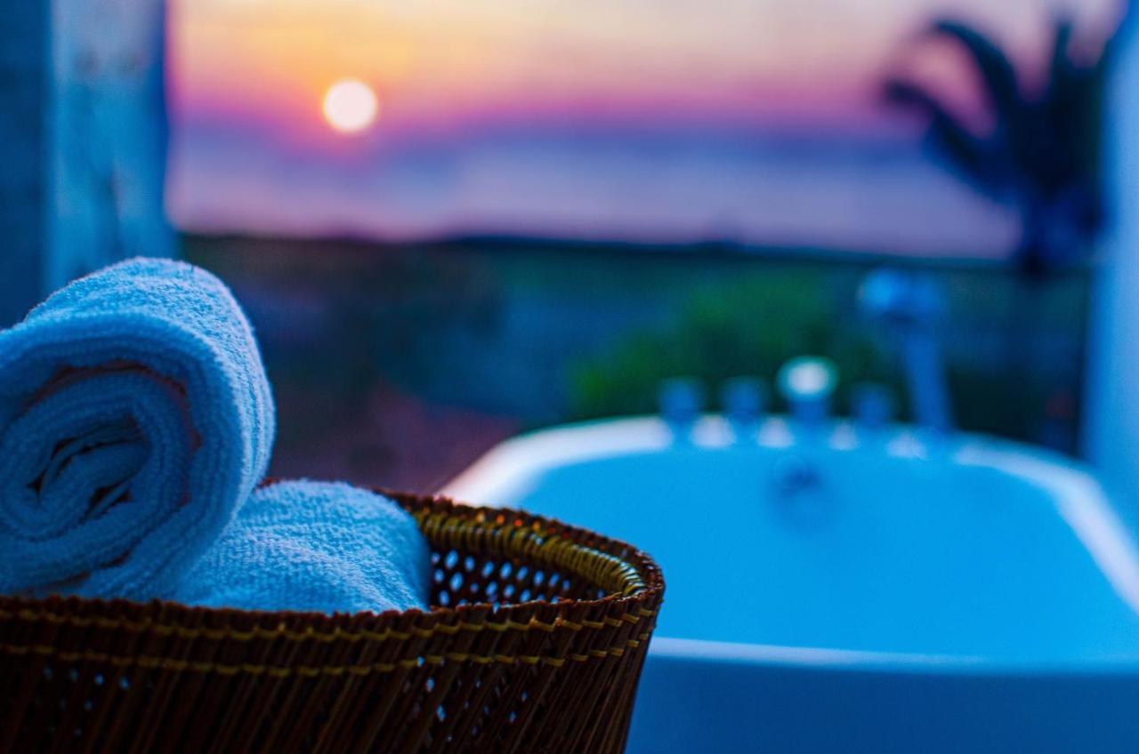 Calypso Sunset Hotel Iranawila Buitenkant foto