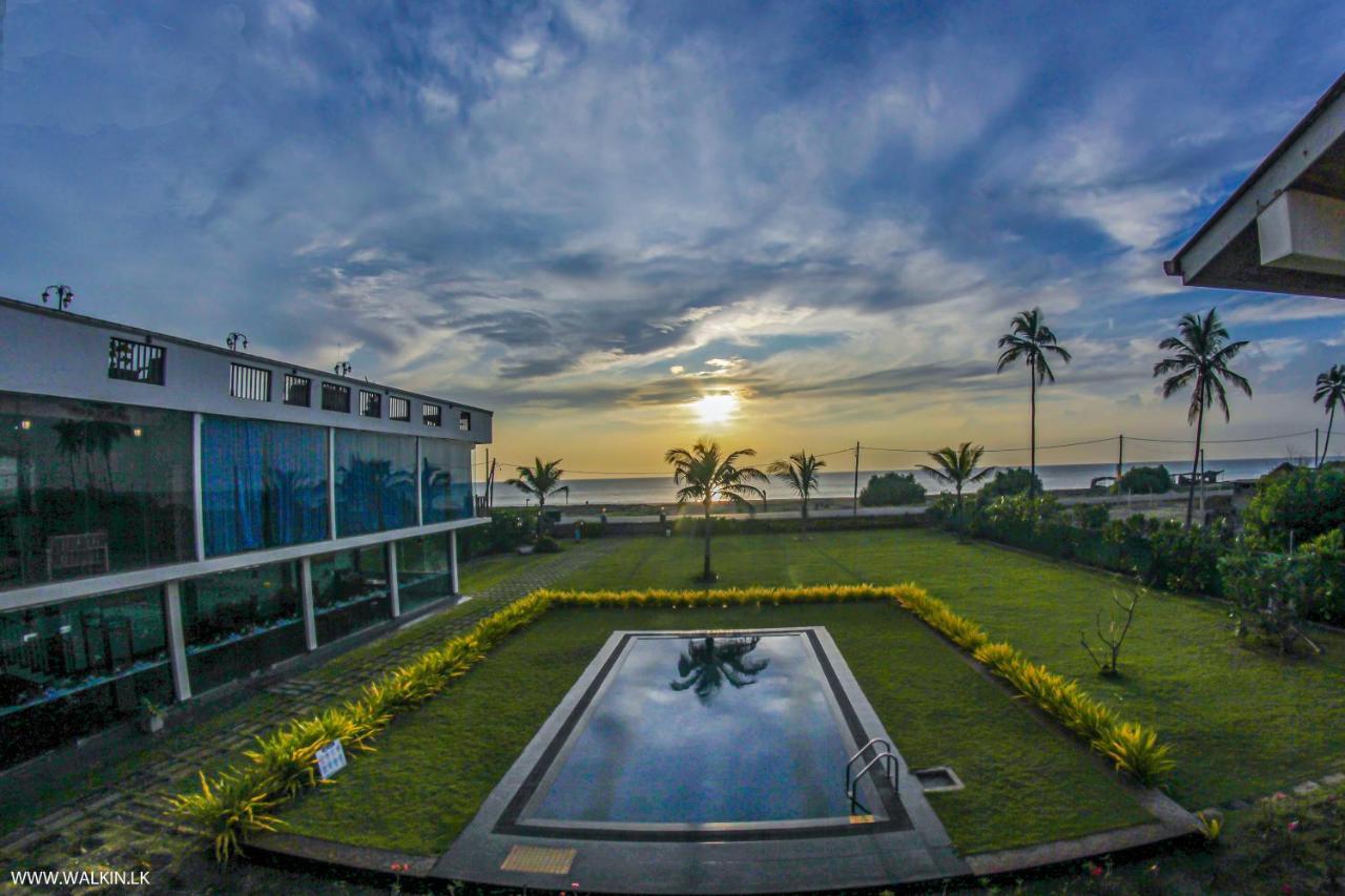 Calypso Sunset Hotel Iranawila Buitenkant foto